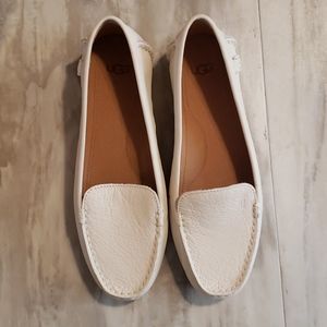 Women's UGG SHOES. SIZE 7. Flores